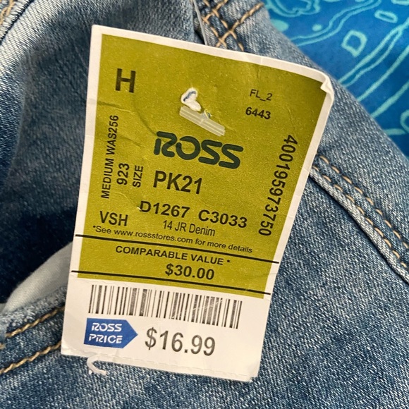 Mid Rise Rioped Jeans - Picture 3 of 4